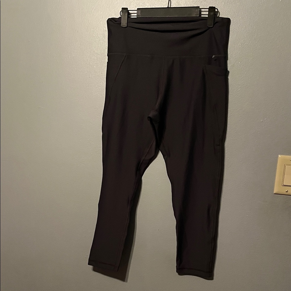 Black High-Waisted capri Leggings